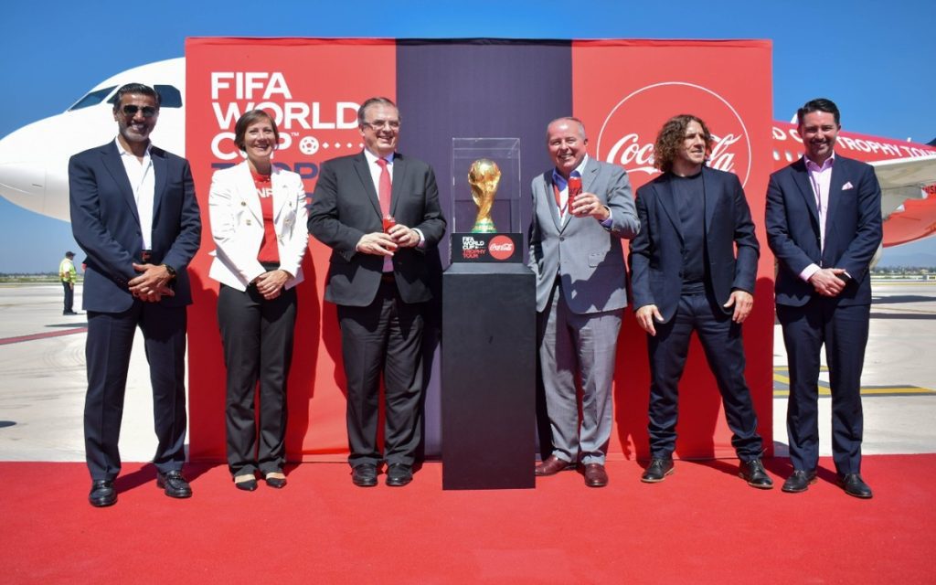 The World Cup arrived in Mexico and was greeted at a ceremony at AIFAMediotiotiotiempo