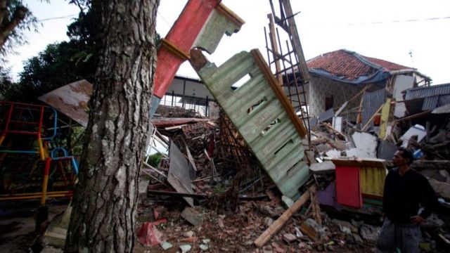 Earthquake collapses house in Cianjur