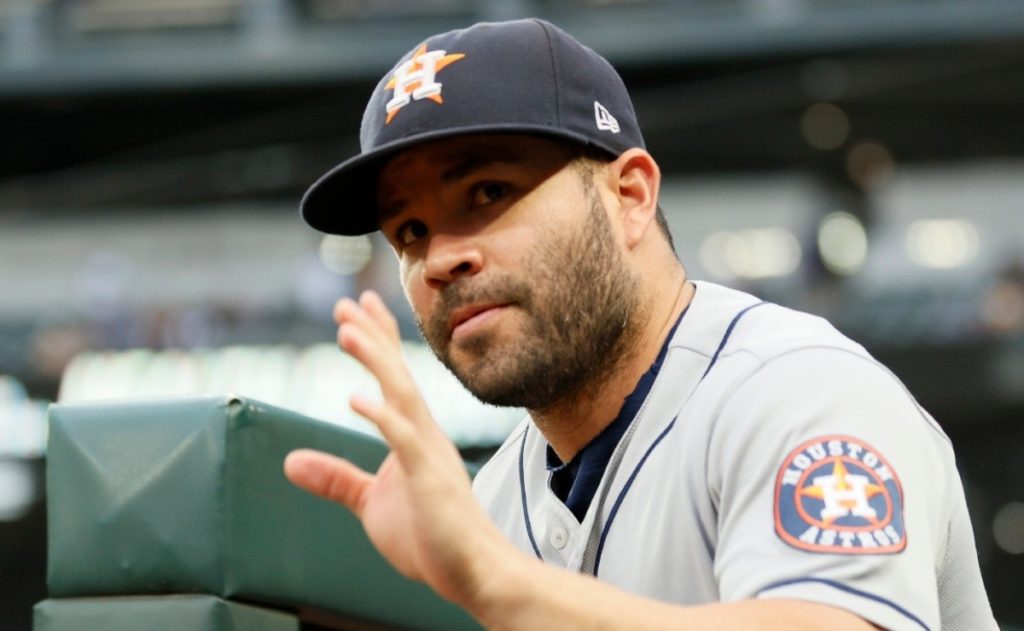José Altuve's reaction to meeting an Astros fan who waited 36 hours to see him