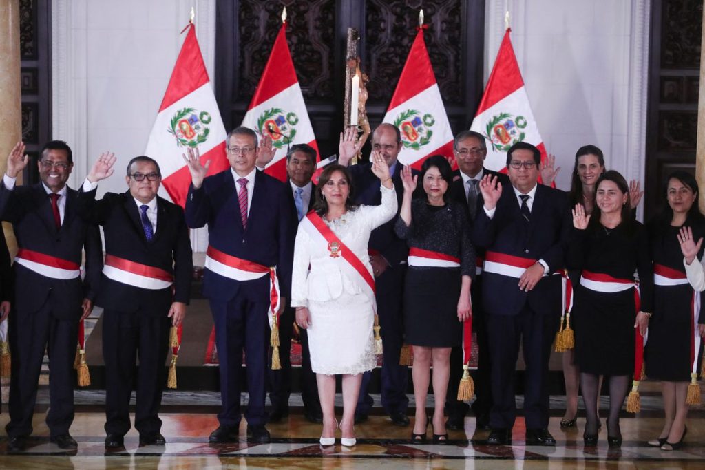 Dina Boulwart appoints Peru's new government amid protests calling for early elections |  international