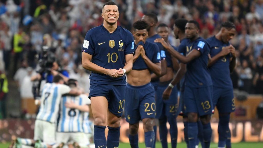 mbappe and infantino whistles;  Argentina made a corridor for France