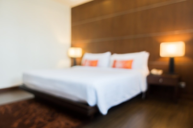 Staying in a hotel room, he discovers a worrying fault with the door