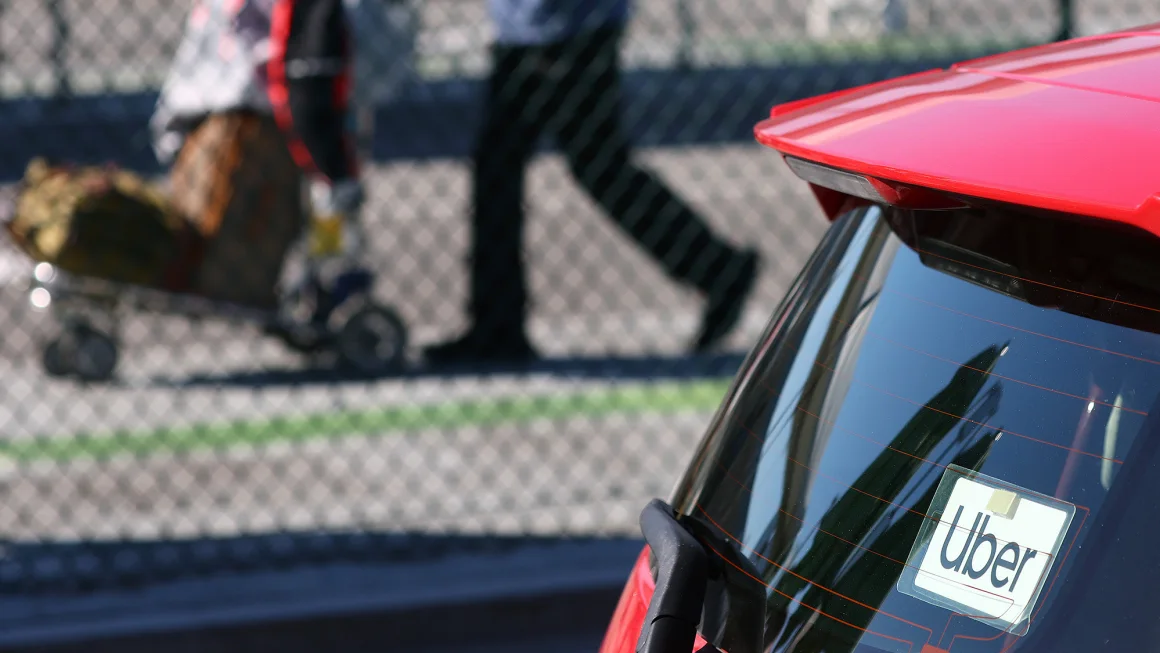 Uber will soon allow its users to book an airport shuttle