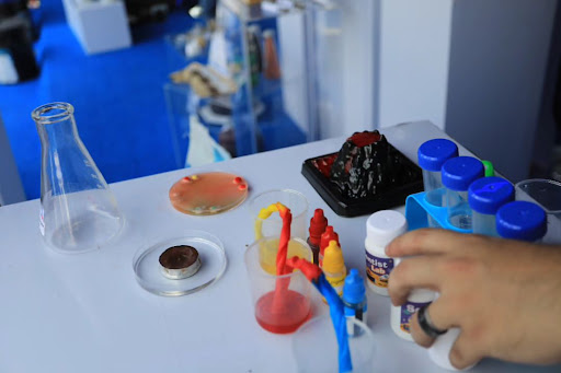 Students from EBN José Ignacio González de Zulia participated in a workshop on mixture science