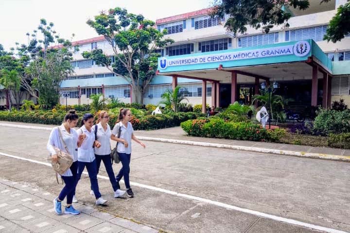 Academic excellence in medical sciences is recognized at Granma.