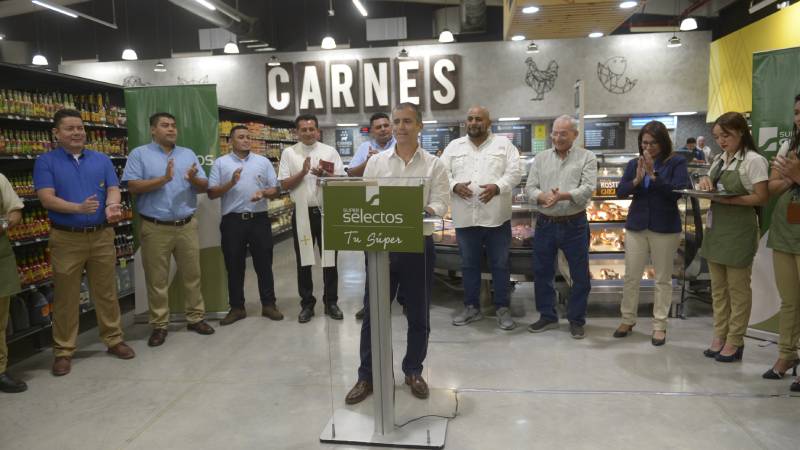 Súper Selectos has opened its 115th branch in the recently opened Plaza Mundo in Usulután.