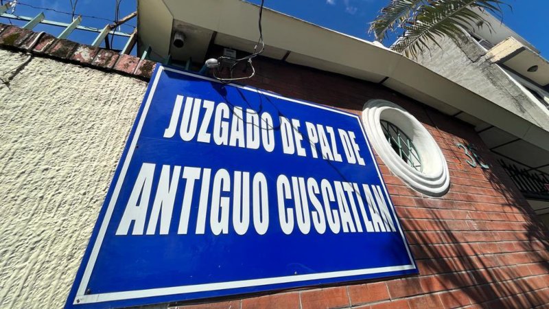 Four people are accused of fraud worth more than .3 million